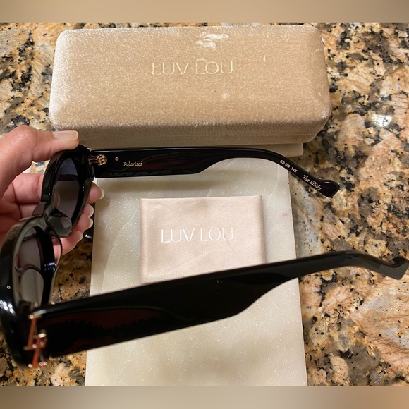 LUV LOU The Ellidy - Black Polarized bio-acetate frame with smoke mono lens - Picture 8 of 17